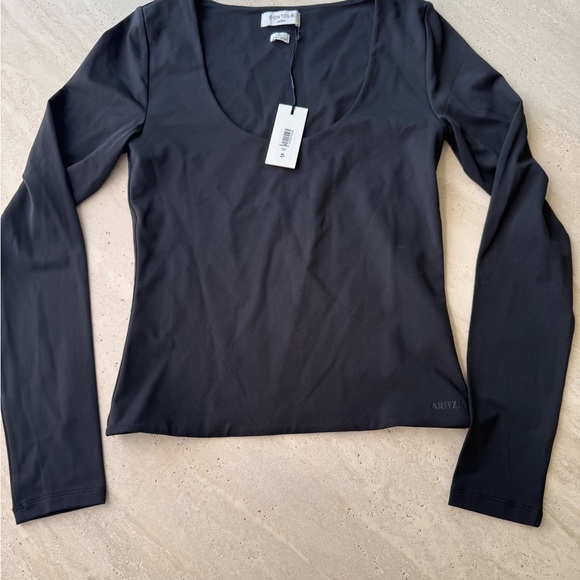 Aritzia Original Contour Scoopneck LongSleeve Double Knit NWT medium - Picture 8 of 8